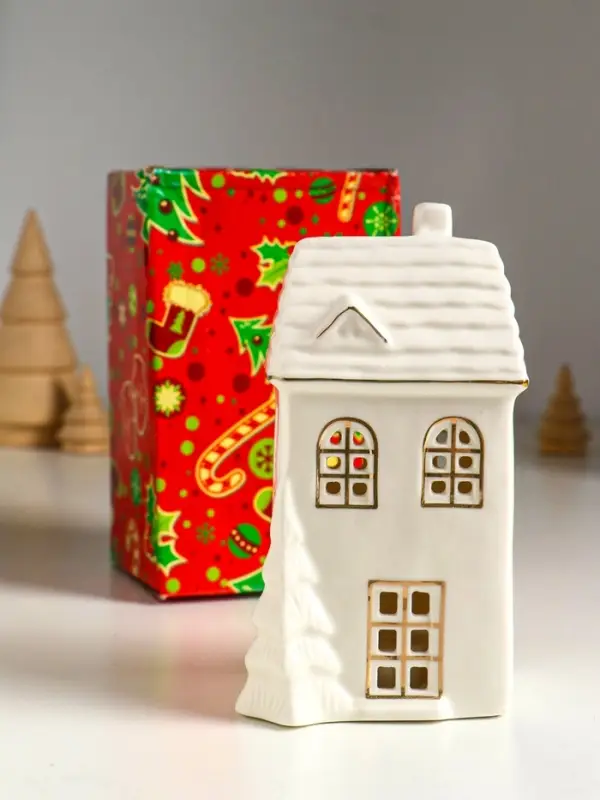 Сувенир керамика свет "Домик с ёлочкой" белый с золотом 7,5х6,5х14 см