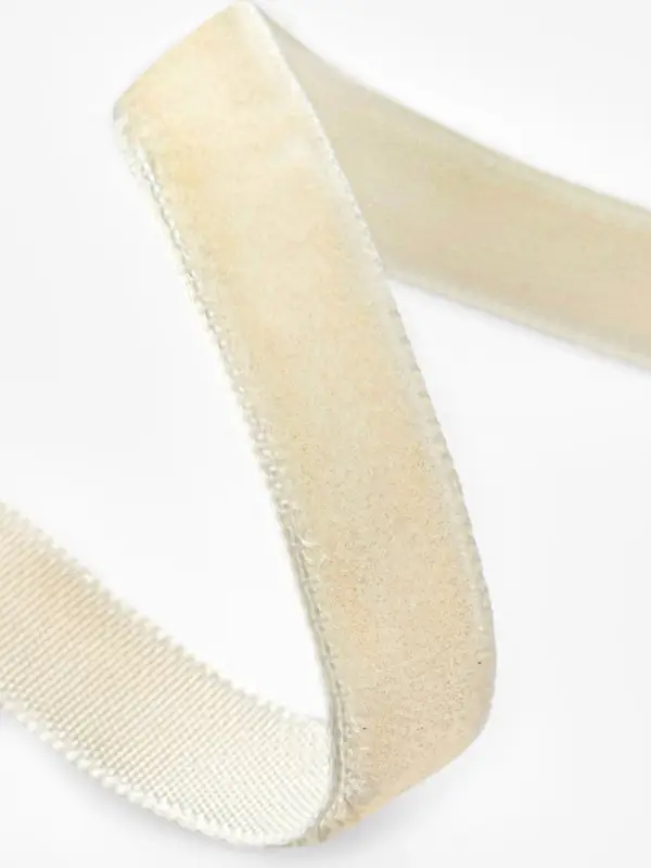 Лента бархатная, 10 мм, 18&plusmn;1 м, молочная №08