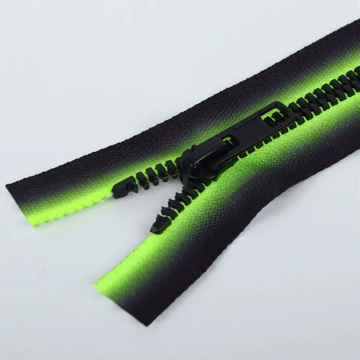 Молния «Трактор», №5, разъёмная, замок автомат, 50 см, зелёная, чёрная Молния «Трактор», №5, разъёмная, замок автомат, 50 см, зелёная, чёрная