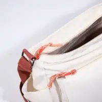 Сумка молодёжная на клапане, 29&times;13&times;24 см, молочная/коричневая