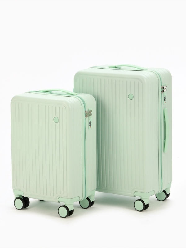 Чемодан 24 Чемодан 24", PС, 42*27*66, отд на молнии, код замок, 4 колеса, св. зеленый
