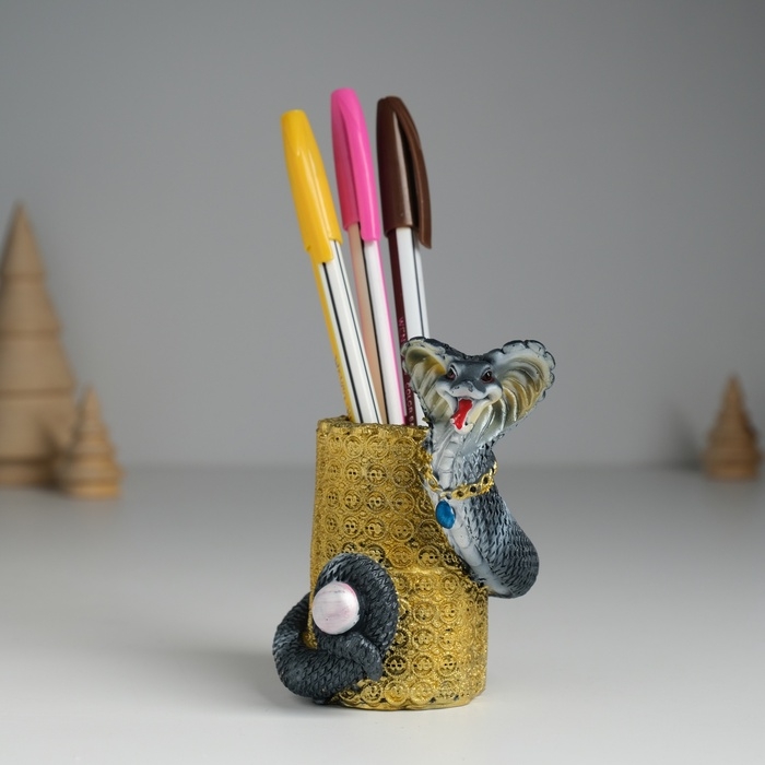 Карандашница полистоун Карандашница полистоун "Змея тёмная с жемчужиной на монетах" 6,8х6,5х9,3 см