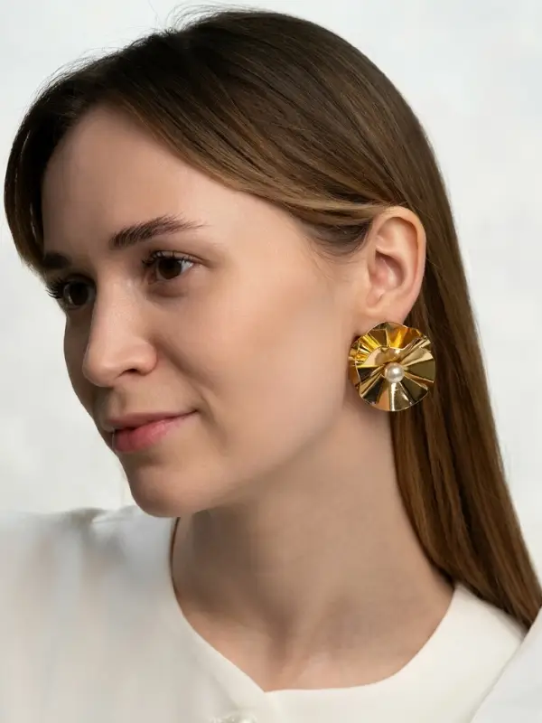 Серьги клипсы для ушей QF &laquo;Тренд. Объёмный цветок&raquo;, металл, цвет золото