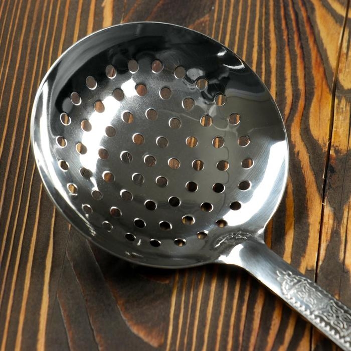 Шумовка для казана узбекская 46см, глубокая, с деревянной ручкой Шумовка для казана узбекская 46см, глубокая, с деревянной ручкой