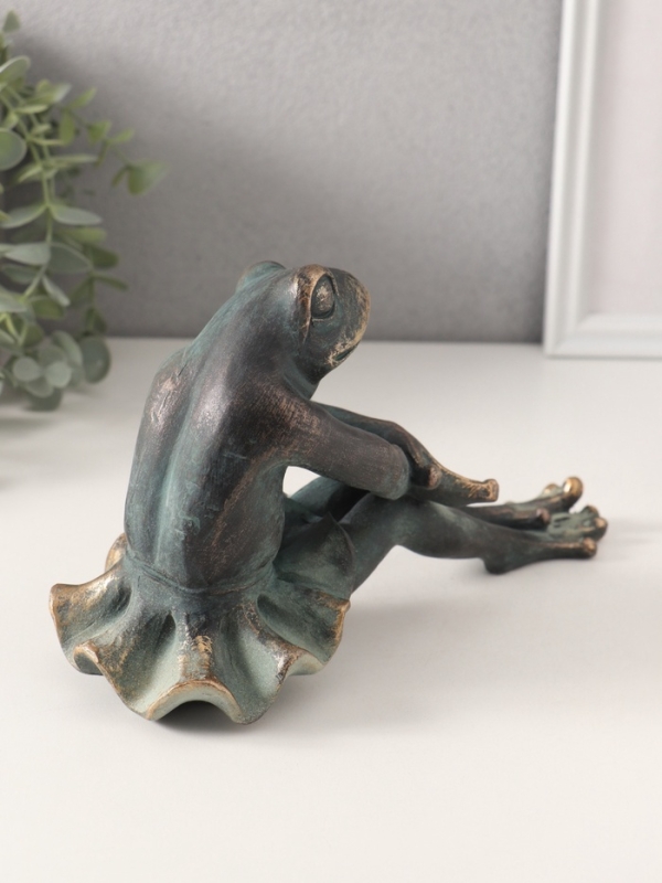 Сувенир полистоун Сувенир полистоун "Лягушка балерина" с золотой патиной 23х9,7х13,6 см