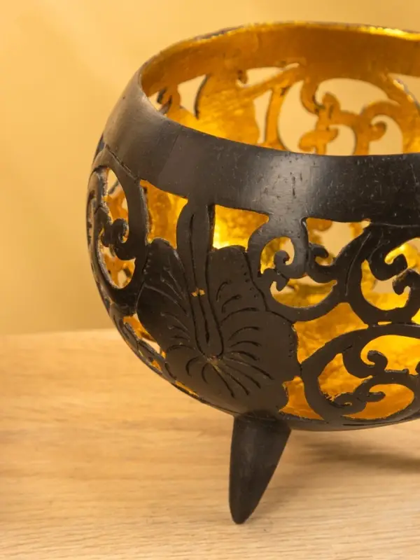 Подсвечник из кокоса, 15×15×13 см, коричнево-золотой