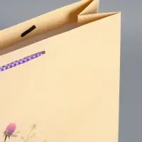 Пакет подарочный "Полевые цветы", ламинированный, 33 х 42,5 х 10 см