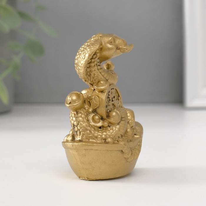 Нэцкэ полистоун Нэцкэ полистоун "Кобра на слитке Ямб с китайской монетой" под бронзу 4х5,7х7,5 см