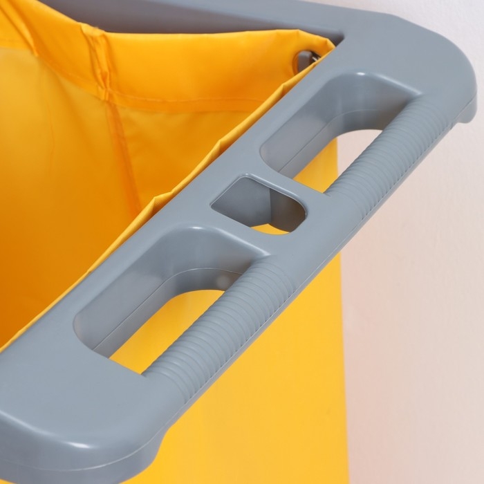 Многофункциональная тележка для клининга с вёдрами, отжимом и лотками, цвет серый