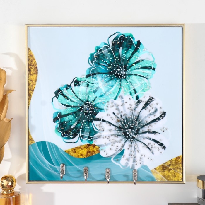 Ключница пластик, МДФ 4 крючка Ключница пластик, МДФ 4 крючка "Хризантемы" стразы, золото 29х1,8х29 см