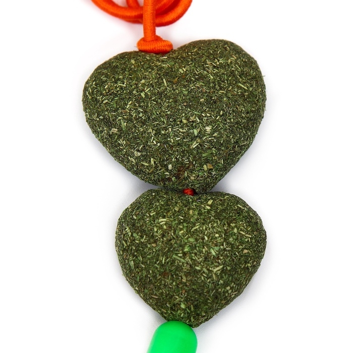 Игрушка - дразнилка для кошек из кошачьей мяты  Игрушка - дразнилка для кошек из кошачьей мяты "Сердца", с кольцом на палец, 20 см