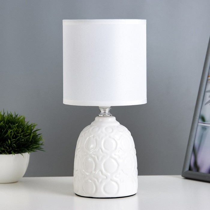 Настольная лампа Настольная лампа "Джастин" Е14 40Вт белый 13х13х25 см RISALUX