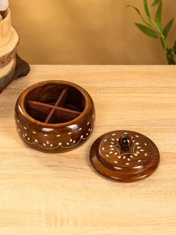 Ваза для конфет  Ваза для конфет "Ассорти" 15х15х10 см, дерево шишам