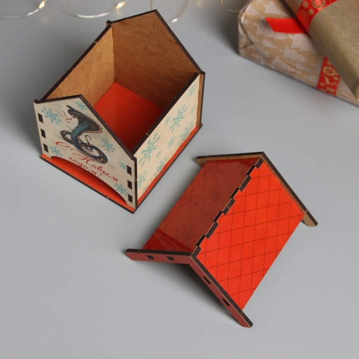 Новогодний чайный домик  Новогодний чайный домик "Змея.С Новым годом" 10,5х9,5х12 см