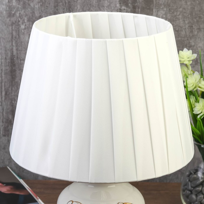 Лампа настольная 7555107TL/1 E14 40Вт белый 24х24х38,5 см RISALUX Лампа настольная 7555107TL/1 E14 40Вт белый 24х24х38,5 см RISALUX