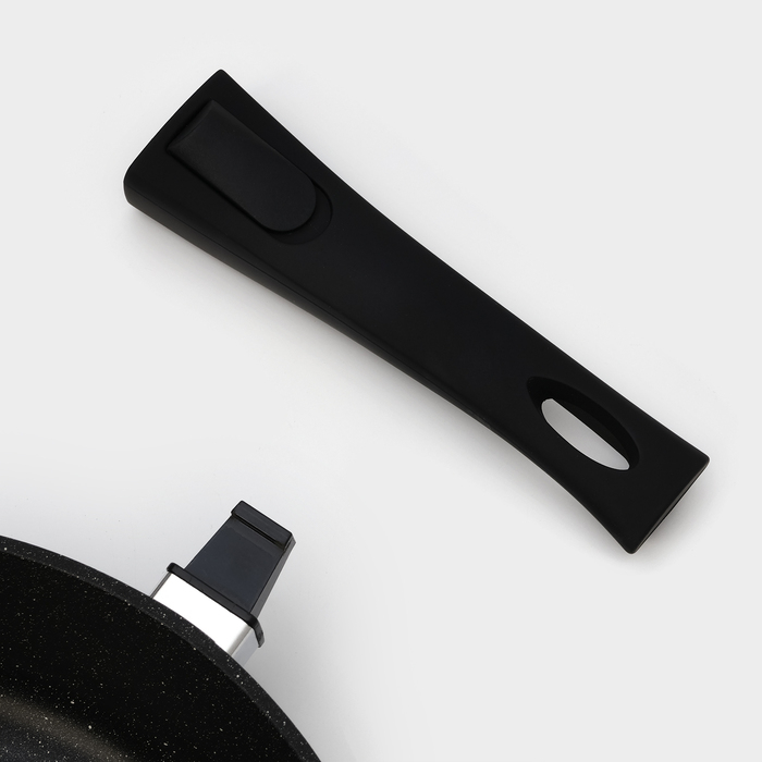 Сковорода Доляна «Элит», d=28 см, пластиковая ручка, стеклянная крышка, антипригарное покрытие Сковорода Доляна «Элит», d=28 см, пластиковая ручка, стеклянная крышка, антипригарное покрытие