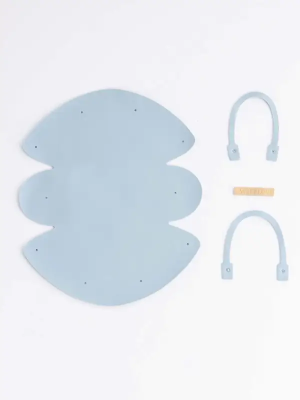 Кожанная подарочная сумочка 14 х 6,5 х 12,8 см небесно-голубая Кожанная подарочная сумочка 14 х 6,5 х 12,8 см небесно-голубая