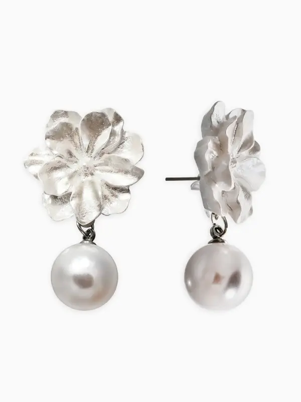 Серьги Серьги "Цветок с жемчугом", цвет белый в серебре