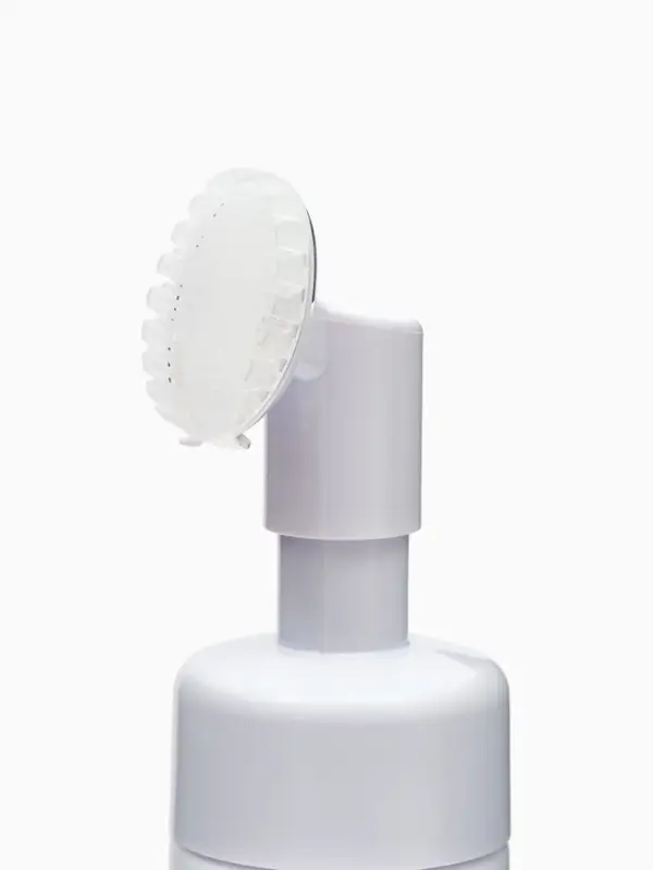 Новогодняя пенка для умывания Sadoer, клубника, 120 мл Новогодняя пенка для умывания Sadoer, клубника, 120 мл