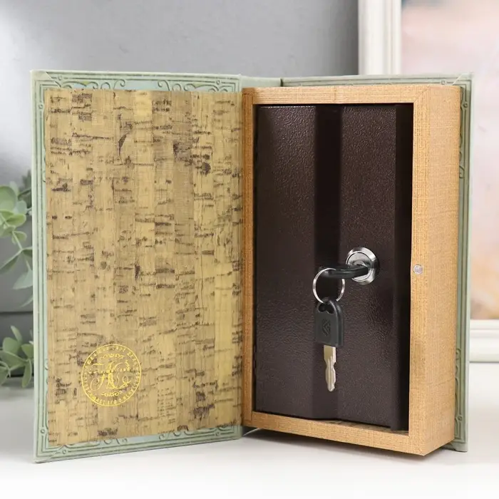 Шкатулка книга - сейф &laquo;Компас&raquo;, дерево и искусственная кожа, с замком, 21&times;13&times;5 см