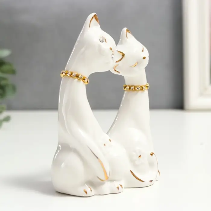 Фигурка керамика &laquo;Белые кот и кошка в цветок, ошейник из страз&raquo;, 12&times;9&times;4.5 см