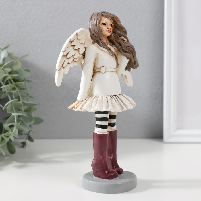 Сувенир полистоун Сувенир полистоун "Девочка-ангел в платье, с полосатыми гетрами и в сапогах" 12х6,5х19,5 см 970350