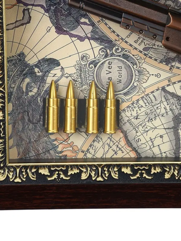 Сувенирное изделие - панно настенное в раме "Карта. Револьвер и 4 пули" 26х36х5 см
