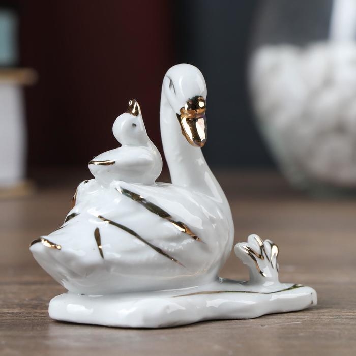 Сувенир Сувенир "Лебёдушка с деткой" 6х7,5 см