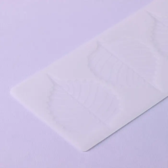 Форма для шоколада &laquo;Тополиный лист&raquo;, силикон, 3 ячейки, 23&times;11&times;0.3 см, белая