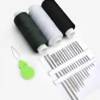 Швейный набор, 31 предмет, в боксе, 7.5&times;7.5&times;2.5 см