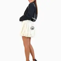 Сумка мини-клатч на магните, в форме ракушки, жёсткий корпус, на длинной цепочке, серебристая