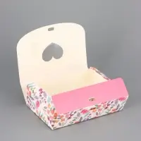Подарочная коробка сборная с окном «Розовые цветы», 16.5×11, 5×5 см Подарочная коробка сборная с окном «Розовые цветы», 16.5×11, 5×5 см