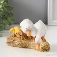 Сувенир полистоун "Утята на брёвнышке" 8,5 см