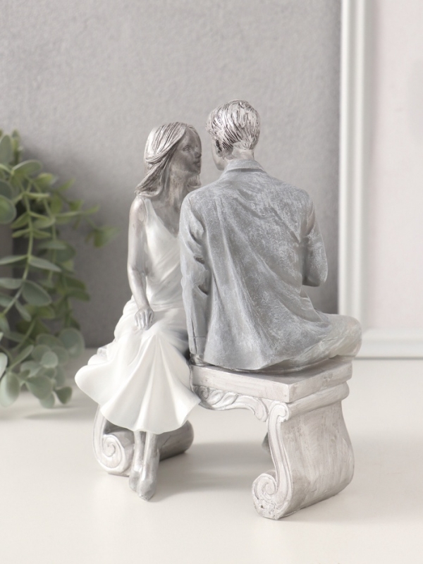 Сувенир полистоун Сувенир полистоун "Парочка - свидание за чашечкой кофе" бело-голубой 13,5х12,5х18,5 см