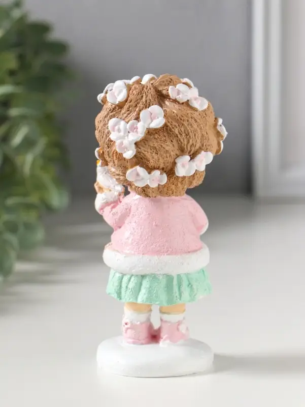 Сувенир полистоун "Малышка с цветами в волосах, с птичкой на ладони" 5,5х5,5х12 см