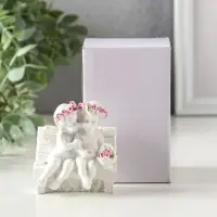Фигурка &laquo;2 ангелочка в розовом веночке на скамейке&raquo;, 8&times;7&times;5 см, МИКС