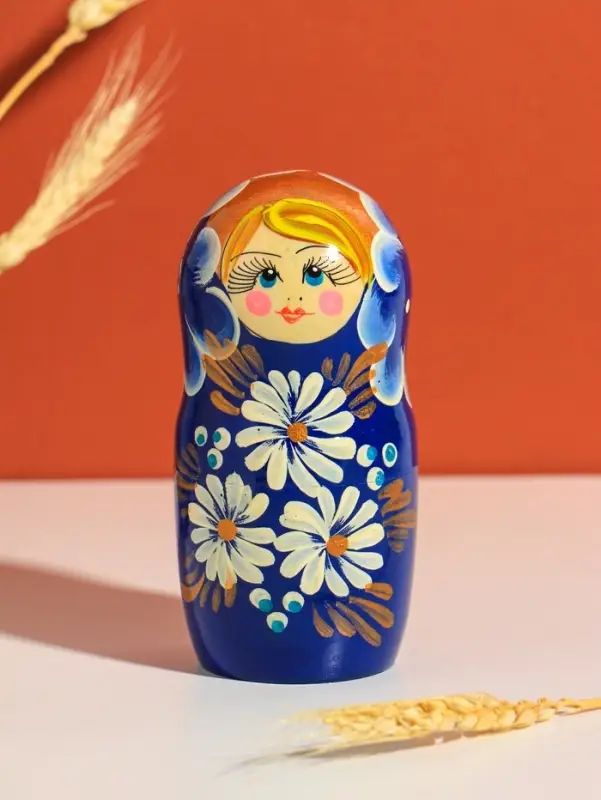 Матрешка дерево &laquo;Настёна&raquo;, синее платье, белые цветы, 18 см, 5 кукольная, ручная роспись