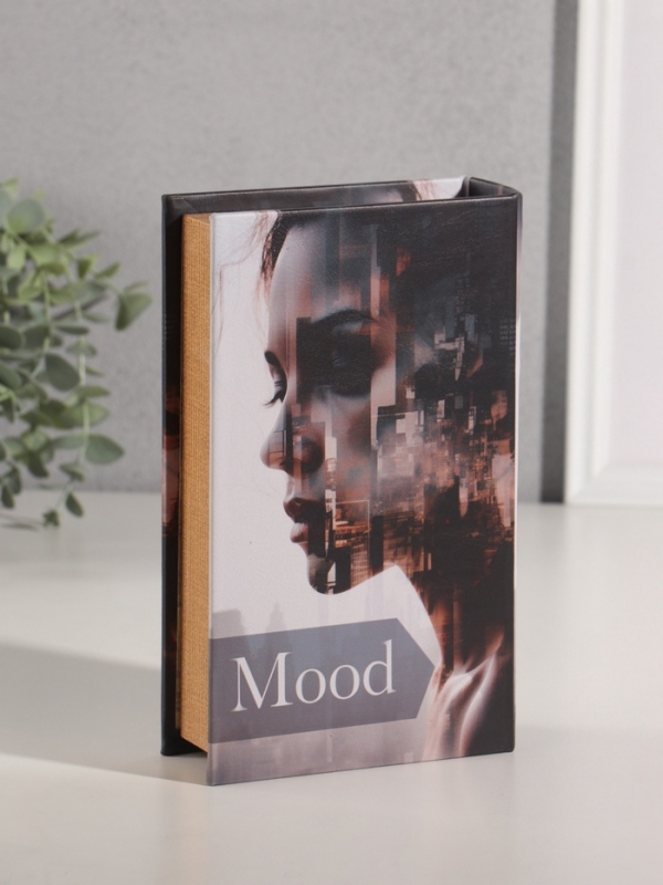 Сейф-книга дерево кожзам  Сейф-книга дерево кожзам "Мегаполис. Девушка. Настроение" 21х13х5 см