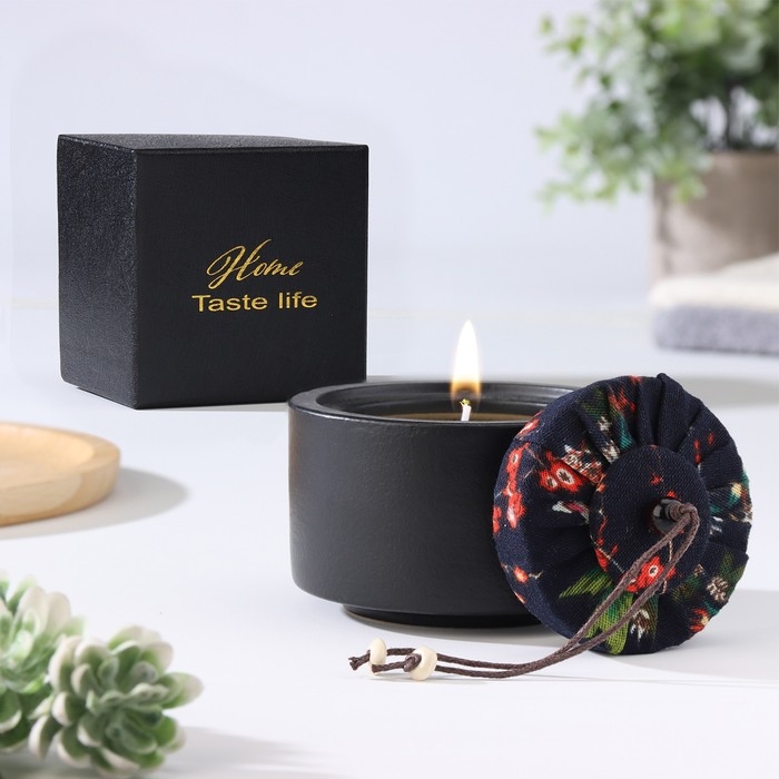 Свеча ароматическая Свеча ароматическая "Soy WAX", страсть, черная, 9х9 см