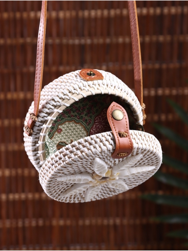 Сумка плетеная ротанг "Цветок из ракушек", 15х6х60 см