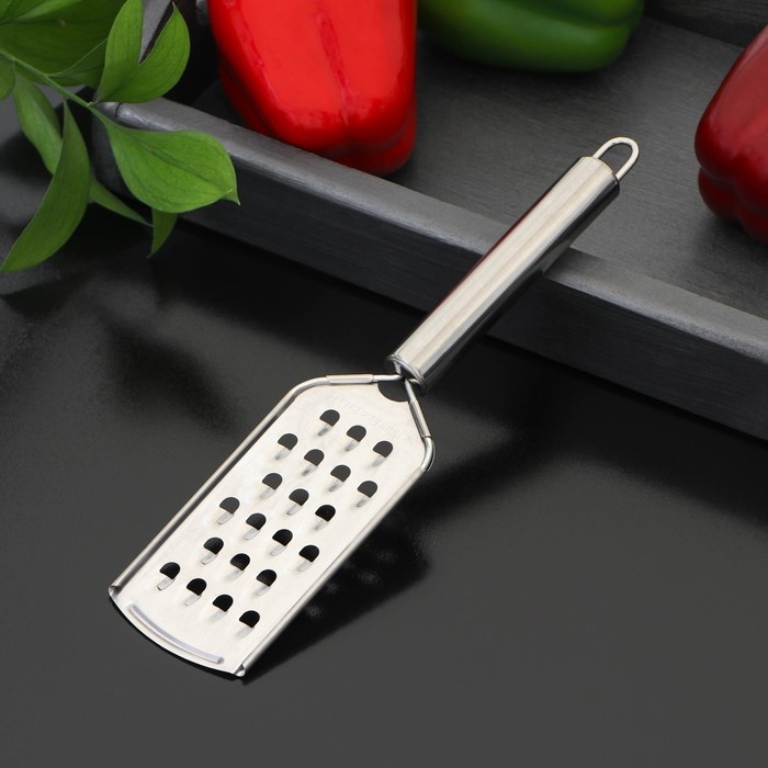 Тёрка для сыра с ручкой Доляна «Металлик», 23×6 см, крупная, цвет серебристый Тёрка для сыра с ручкой Доляна «Металлик», 23×6 см, крупная, цвет серебристый