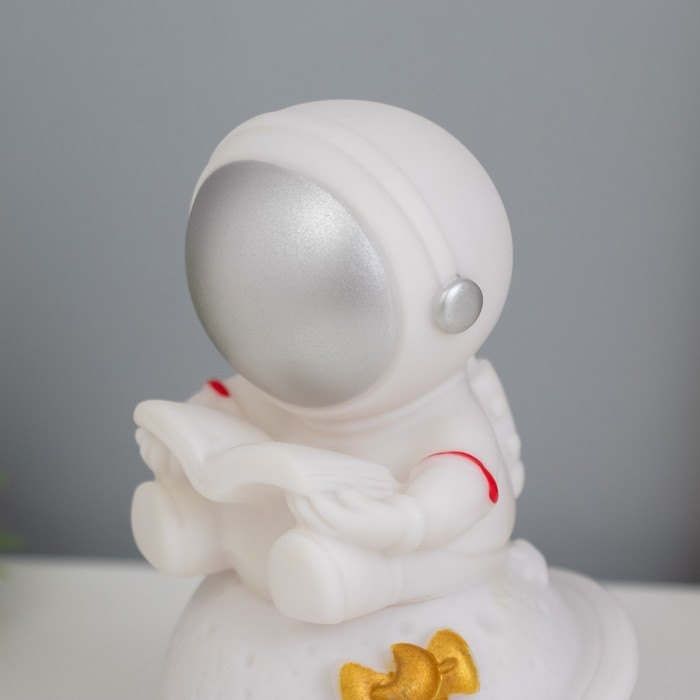 Светильник "Космонавт с книгой на сатурне" 2Вт LED LR44 5х8х13см