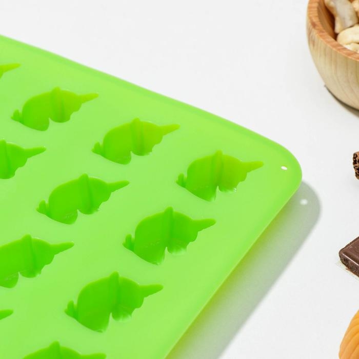 Форма для конфет и шоколада Доляна «Единорог», силикон, 18×18×1 см, 16 ячеек, цвет МИКС