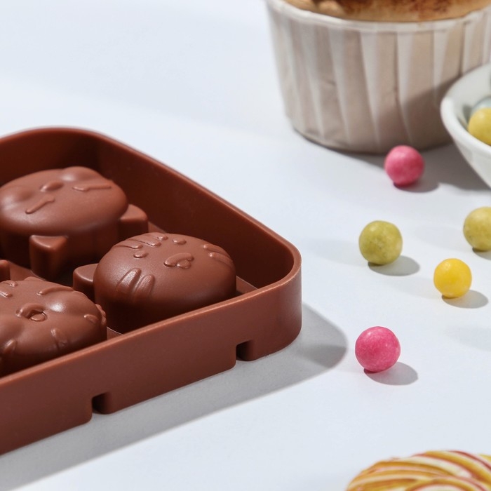 Форма для леденцов «Котики», силикон, 16,5×11×1,7 см, 8 ячеек, с палочками, цвет коричневый Форма для леденцов «Котики», силикон, 16,5×11×1,7 см, 8 ячеек, с палочками, цвет коричневый