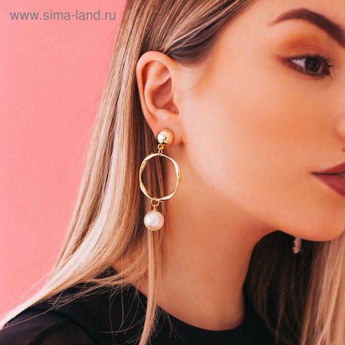 Серьги с жемчугом «Нежность» круг с бусиной, цвет белый в золоте Серьги с жемчугом «Нежность» круг с бусиной, цвет белый в золоте