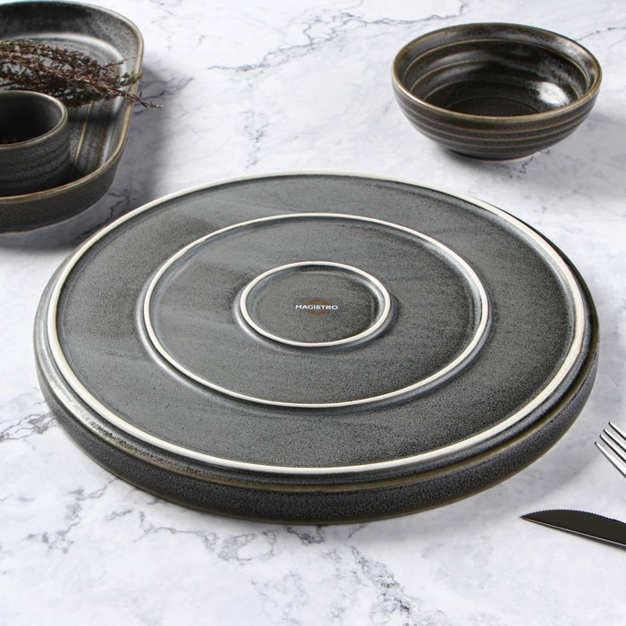 Тарелка фарфоровая обеденная Magistro Urban, d=27,5 см, цвет серый Тарелка фарфоровая обеденная Magistro Urban, d=27,5 см, цвет серый