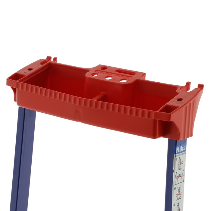 Стремянка Nika СМ3+, для рыхлых поверхностей, высота до рабочей площадки 640 мм, 3 ступени Стремянка Nika СМ3+, для рыхлых поверхностей, высота до рабочей площадки 640 мм, 3 ступени