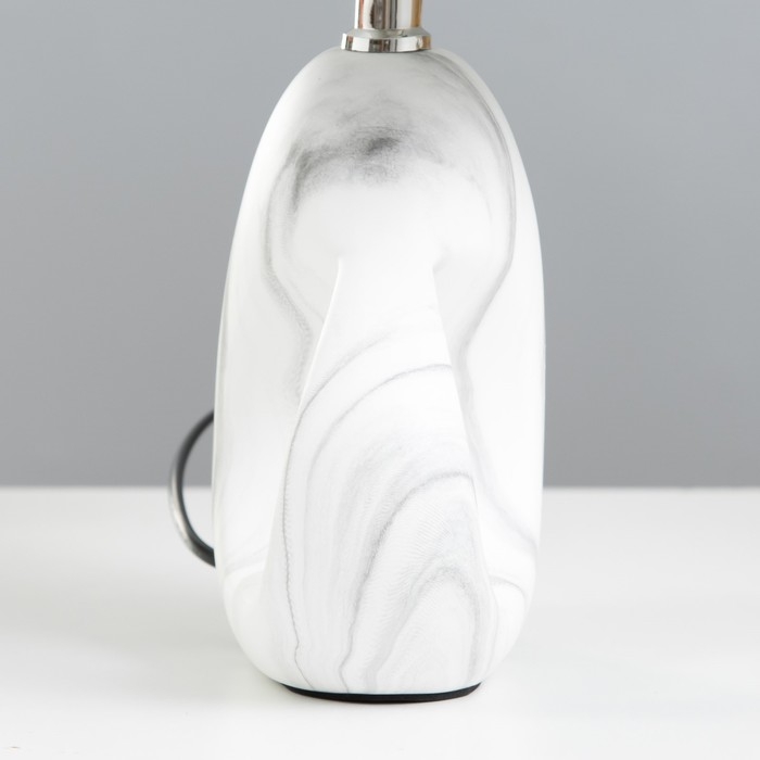 Настольная лампа Настольная лампа "Пьет" E14 40Вт белый-серый 23х23х34 см RISALUX