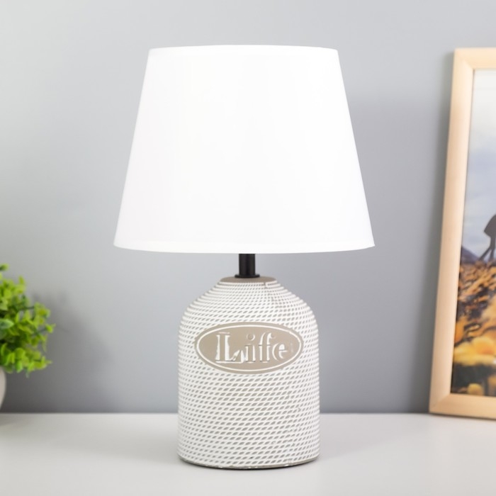 Настольная лампа Настольная лампа "Бенефит" E14 40Вт коричневый 20х20х31 см RISALUX