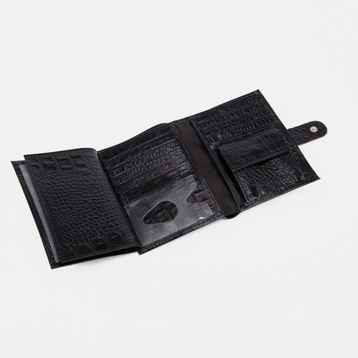 Портмоне мужское на кнопке для автодокументов и паспорта, цвет чёрный Портмоне мужское на кнопке для автодокументов и паспорта, цвет чёрный